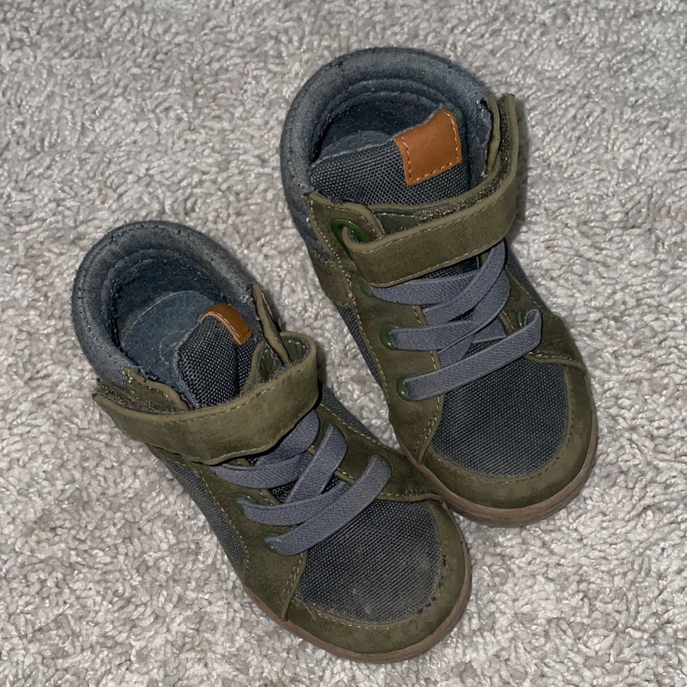 Cat and jack toddler size 7